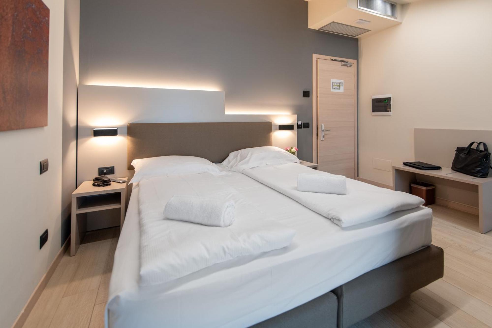 Ile Hotel Песк'єра-дель-Гарда Екстер'єр фото