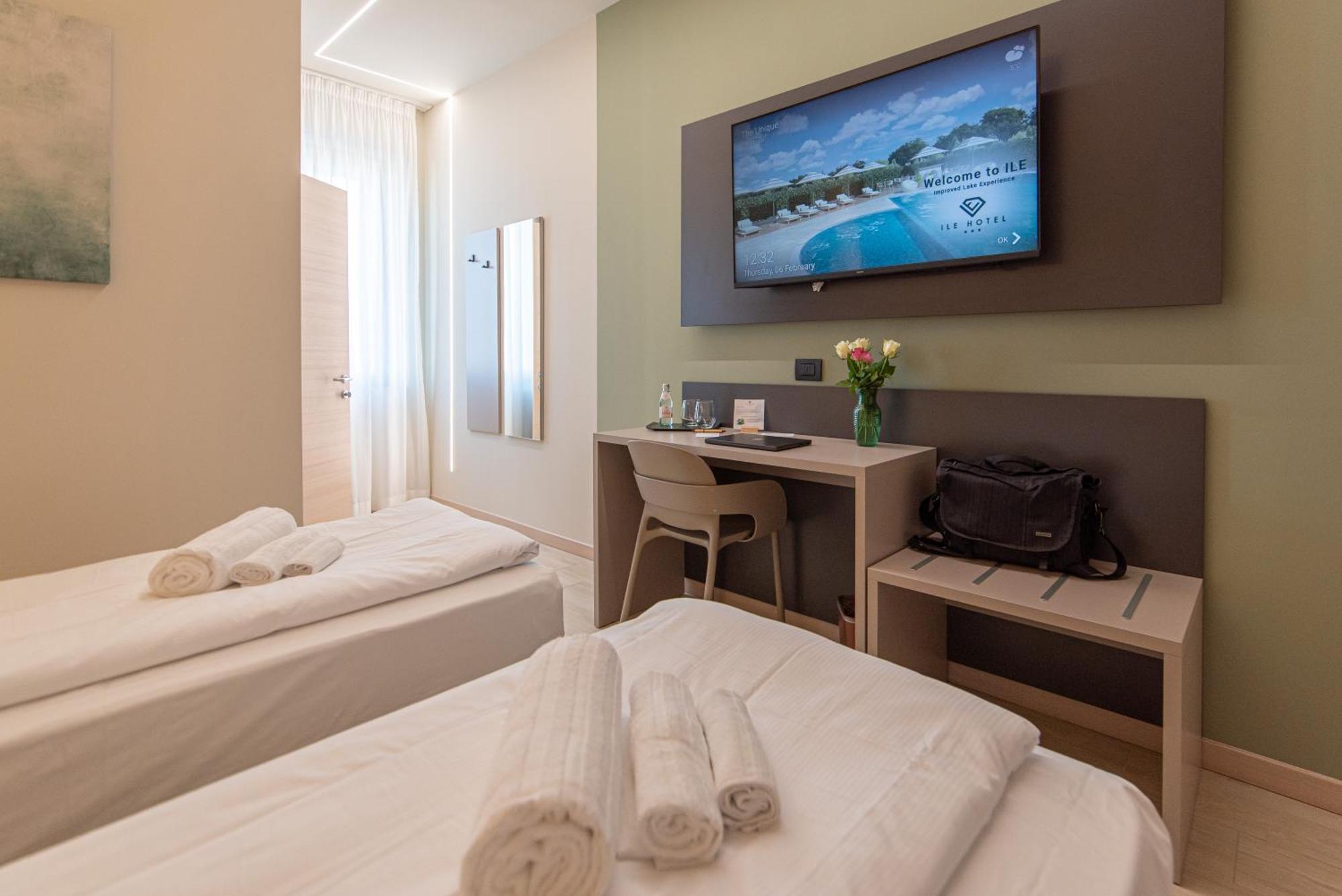 Ile Hotel Песк'єра-дель-Гарда Екстер'єр фото