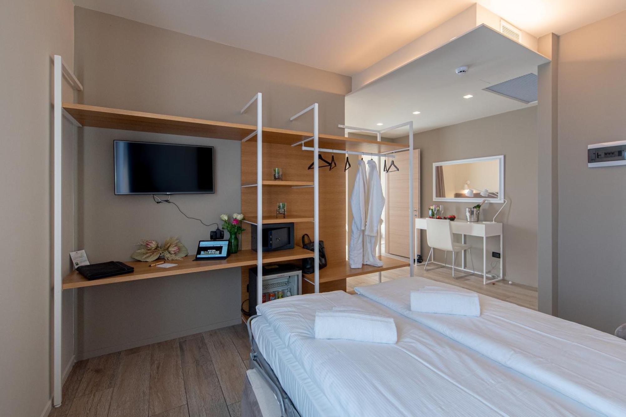 Ile Hotel Песк'єра-дель-Гарда Екстер'єр фото