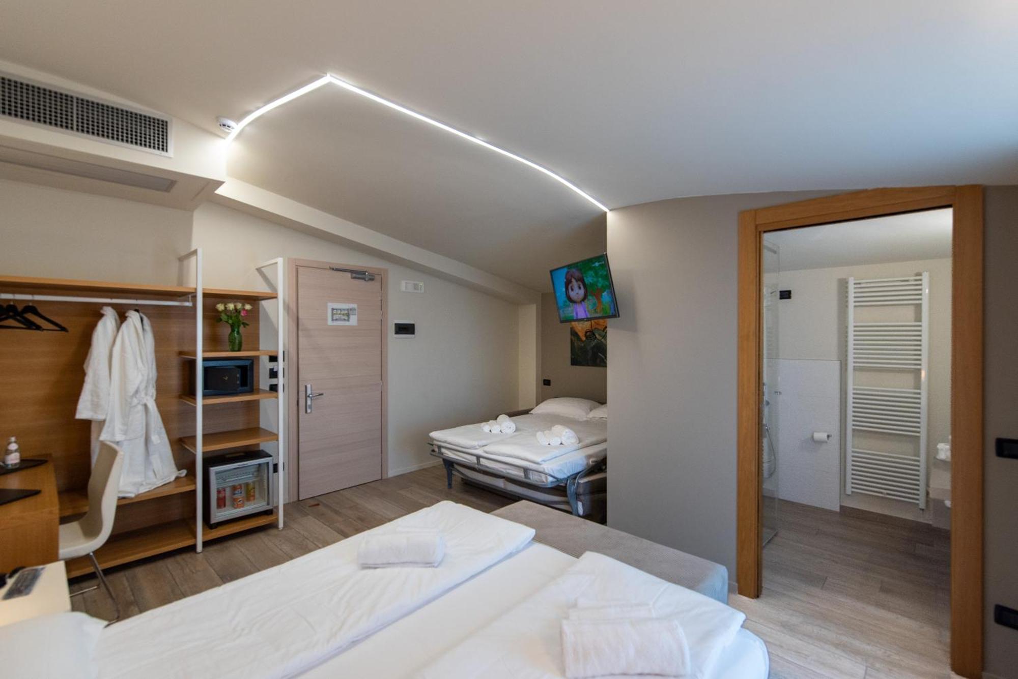 Ile Hotel Песк'єра-дель-Гарда Екстер'єр фото